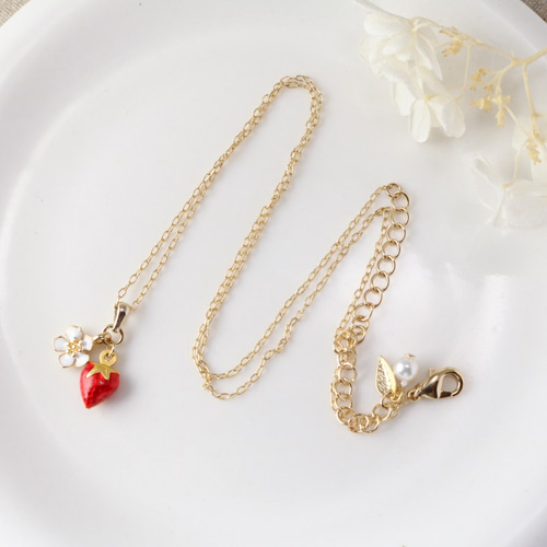 春いちごとお花のネックレス【えらべる長さ】春色 夏 苺 ミニ