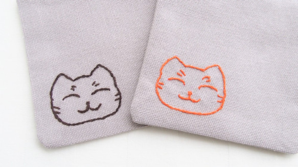 組み直して出品予定-コースター 2枚set 猫の手刺繍入(15g/set) カフェラテ色生地 1枚目の画像