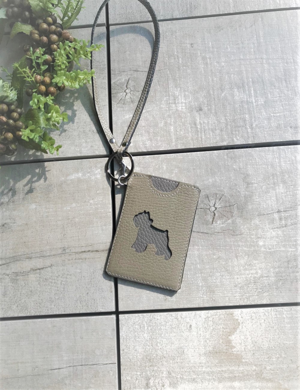 イタリーカーフ　バイカラー　パスケース(テリア)　グレージュ