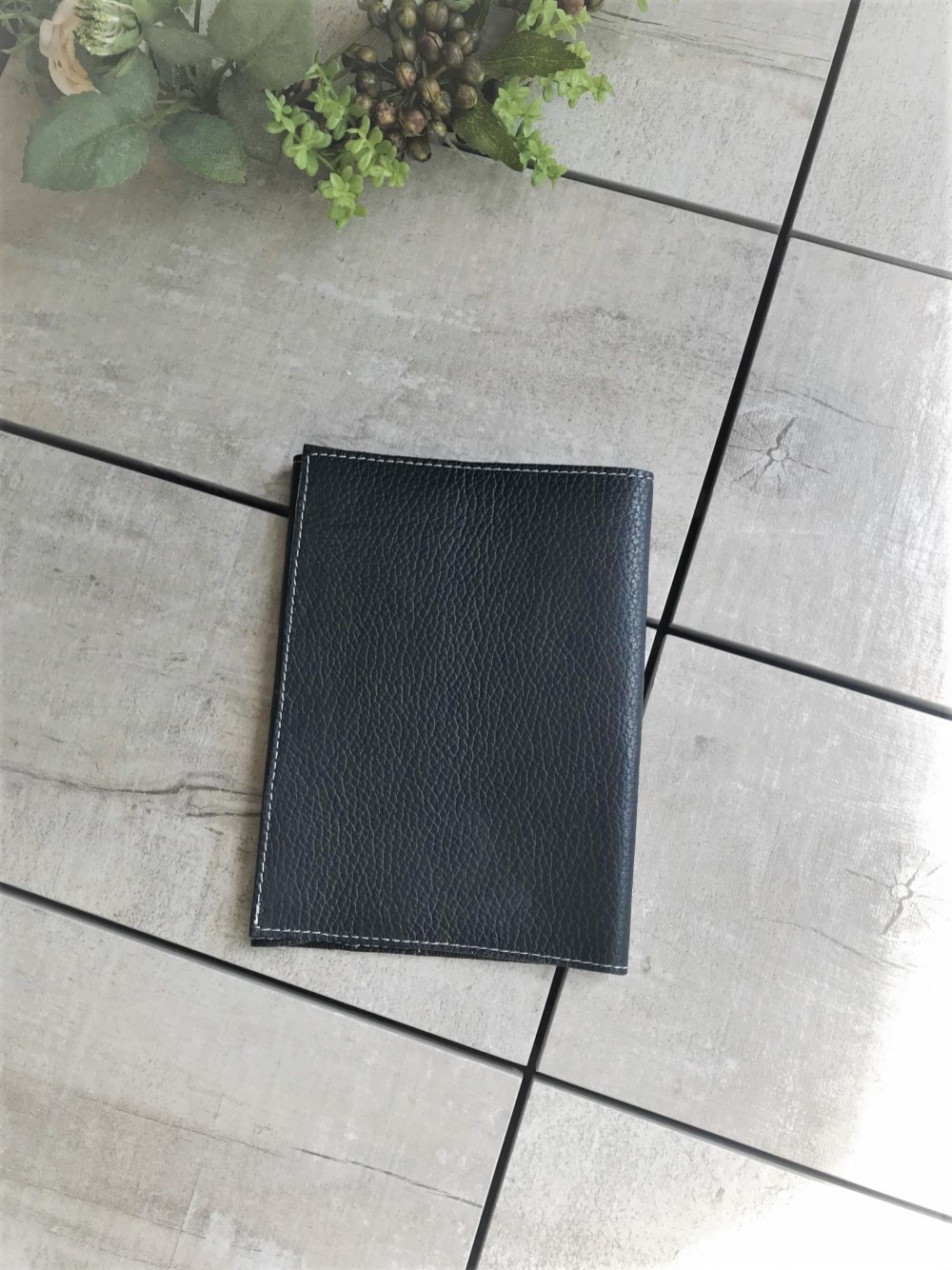 イタリーカーフ　ブックカバー 　ブラック×ブラック