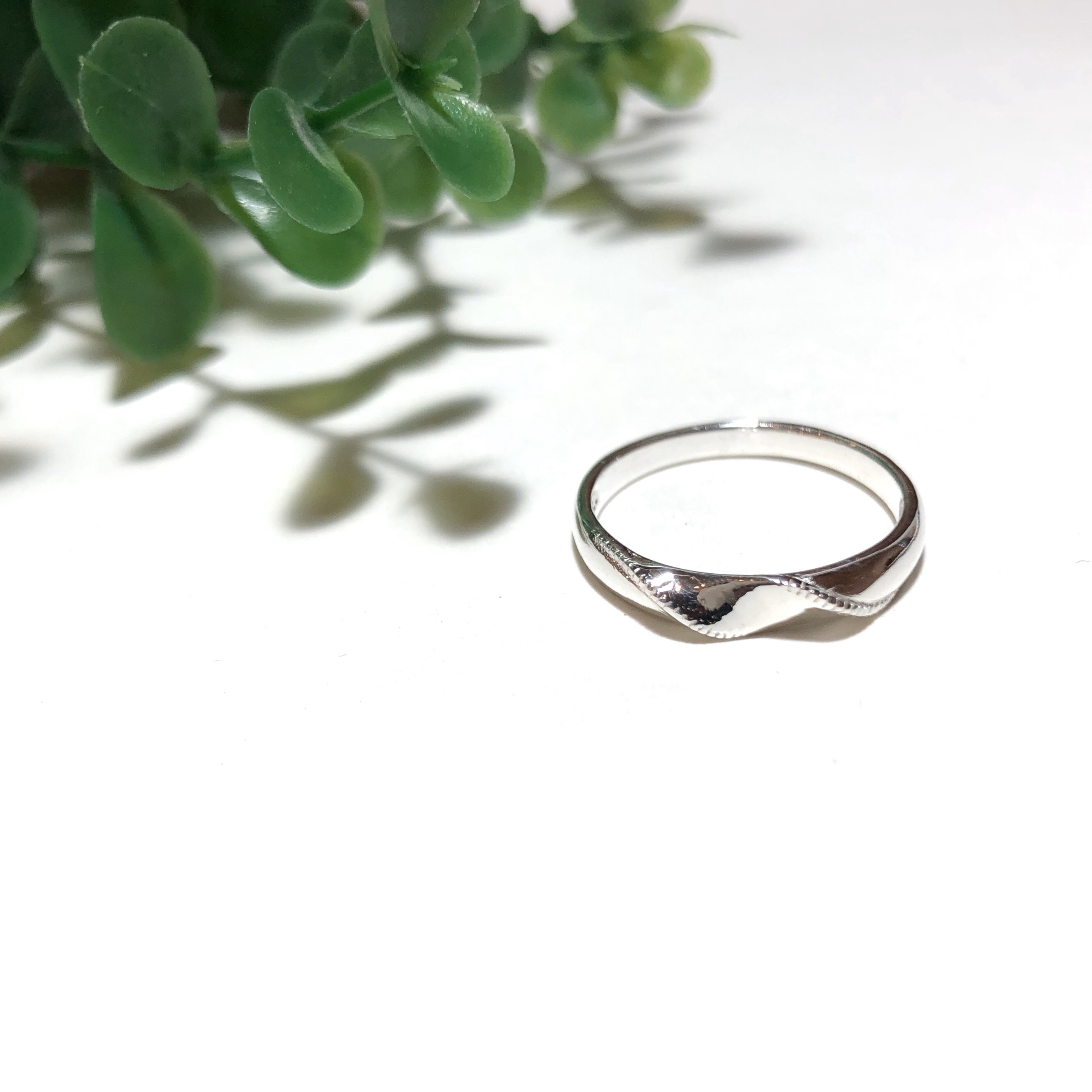 純銀製＊シンプルウェーブデザインリング スリム