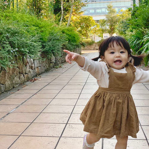 ハンドメイドベビー服 前掛けエプロン付きワンピース エプロンワンピース ベビーキッズ 子供服 Fuwan 通販 11610556