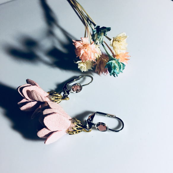 粉色麂皮花朵耳環/耳飾/交換禮物/聖誕禮物 第3張的照片