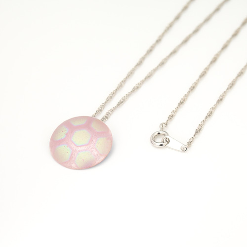 七宝焼き 彩りペンダント 1.8cm ピンク ハニカム模様 ネックレス