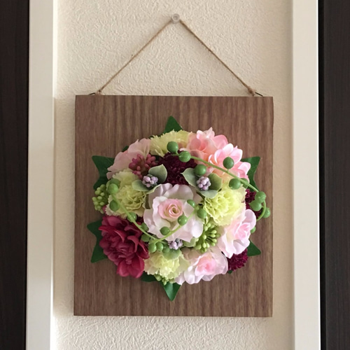 ダリアの壁掛けアレンジメント ＊インテリア 花 贈り物 壁飾り ブーケ
