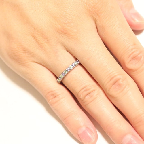 定価約16万　4℃ブライダル　8.5号　ハーフエタニティリング 16連＊ハーフエタニティリング（貴和クリスタル使用） 指輪・リング