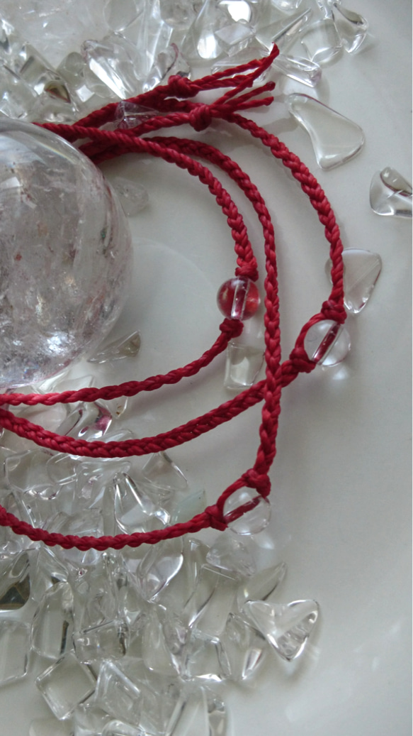 【再再販】シンプル・水晶ひとつだま編みブレス。赤紐１本～ 7枚目の画像