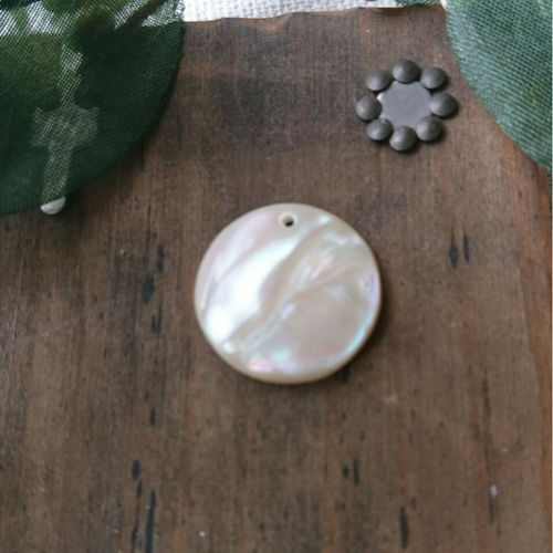 奄美大島「しまぬむん」夜光貝パーツ・○ 天然石 icchakka(いっちゃっ