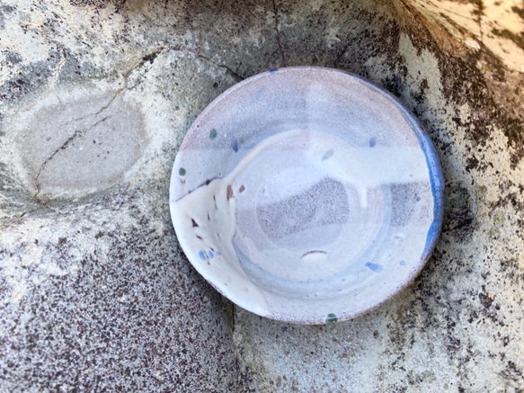 藁灰釉とリングの茶碗 3枚目の画像