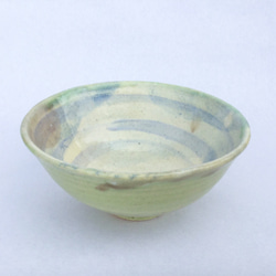 薄むらさきの刷毛目ちゃわん(きみどり) 6枚目の画像