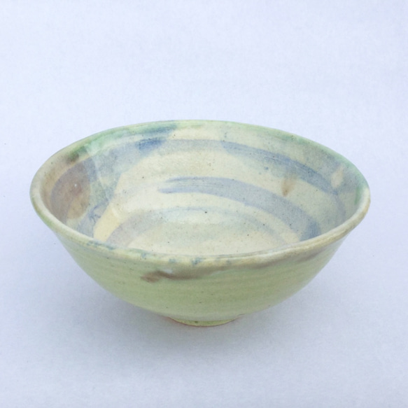 薄むらさきの刷毛目ちゃわん(きみどり) 6枚目の画像