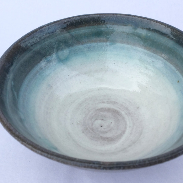 エメラルドグリーンとリングの茶碗 2枚目の画像