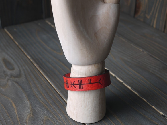 Celtica 03 ケルト文様 オガム文字 ブレスレット 牛革 ハンドメイド レザー  焦げ茶 2枚目の画像