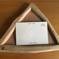 手刷り木版画「たかいたかい」　ユーカリの枝を三角に組んだ額縁とのセット販売　一品物です 6枚目の画像