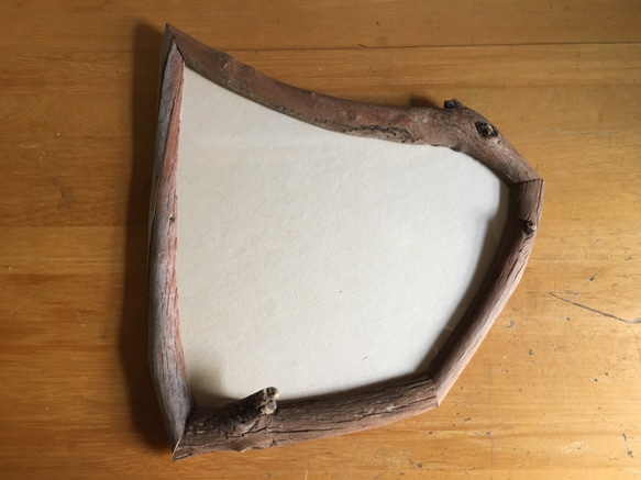 手刷り木版画「はっぱの家」　和紙に手刷り手彩色　葉っぱの押し花がよく似合う。　額縁とのセット販売　一点物です 3枚目の画像