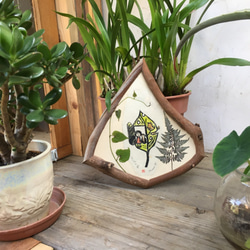 手刷り木版画「はっぱの家」　和紙に手刷り手彩色　葉っぱの押し花がよく似合う。　額縁とのセット販売　一点物です 5枚目の画像