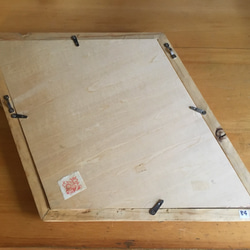 ミニ木版画「連作 ねこ暮らし」　和紙に手刷り、額縁とのセット販売。ユーカリの枝で三つに仕切った菱形の額縁　一点物です 6枚目の画像