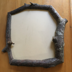 木の枝額縁　栗の木を樹皮付のまま使用　一点物です。　（中の作品は別売） 2枚目の画像