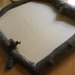 木の枝額縁　栗の木を樹皮付のまま使用　一点物です。　（中の作品は別売） 4枚目の画像