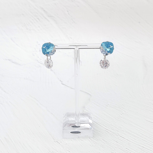 【光り輝くジュエリー♪】スワロフスキー ピアス SWAROVSKI - SWAROVSKI スワロフスキー ピアス 六角形の通販 by