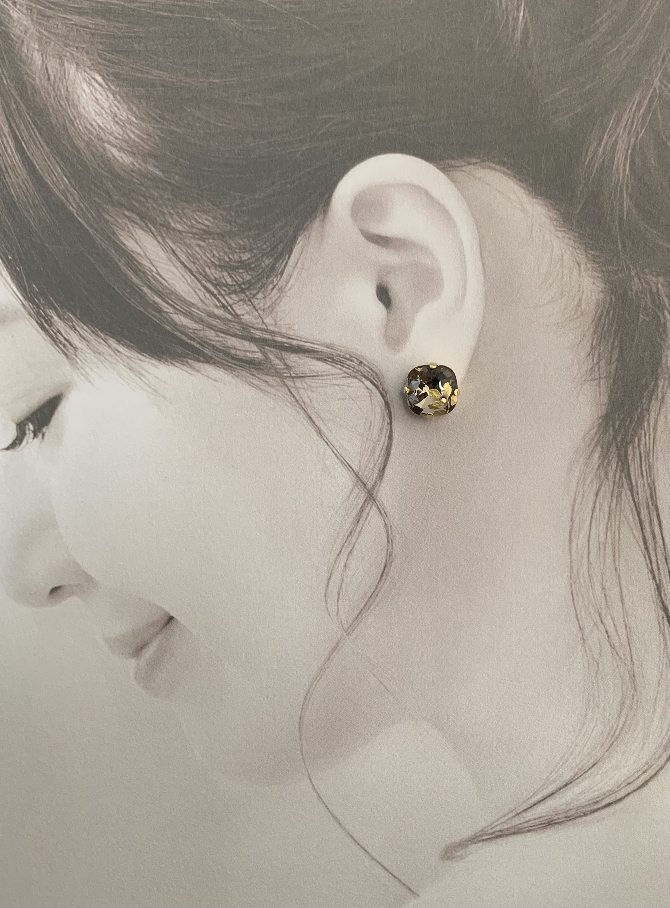 クリスタルリーフピアス/グレージュ