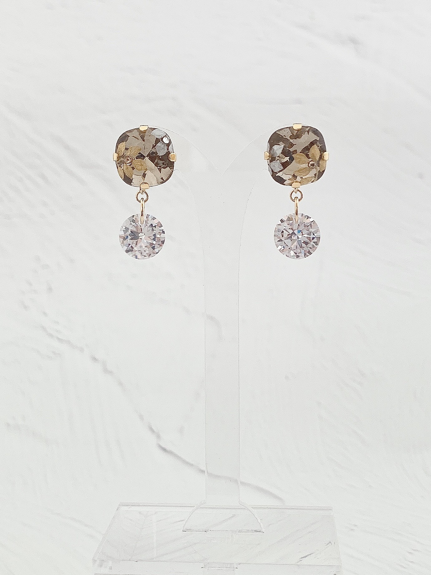 クリスタルリーフピアス/グレージュ