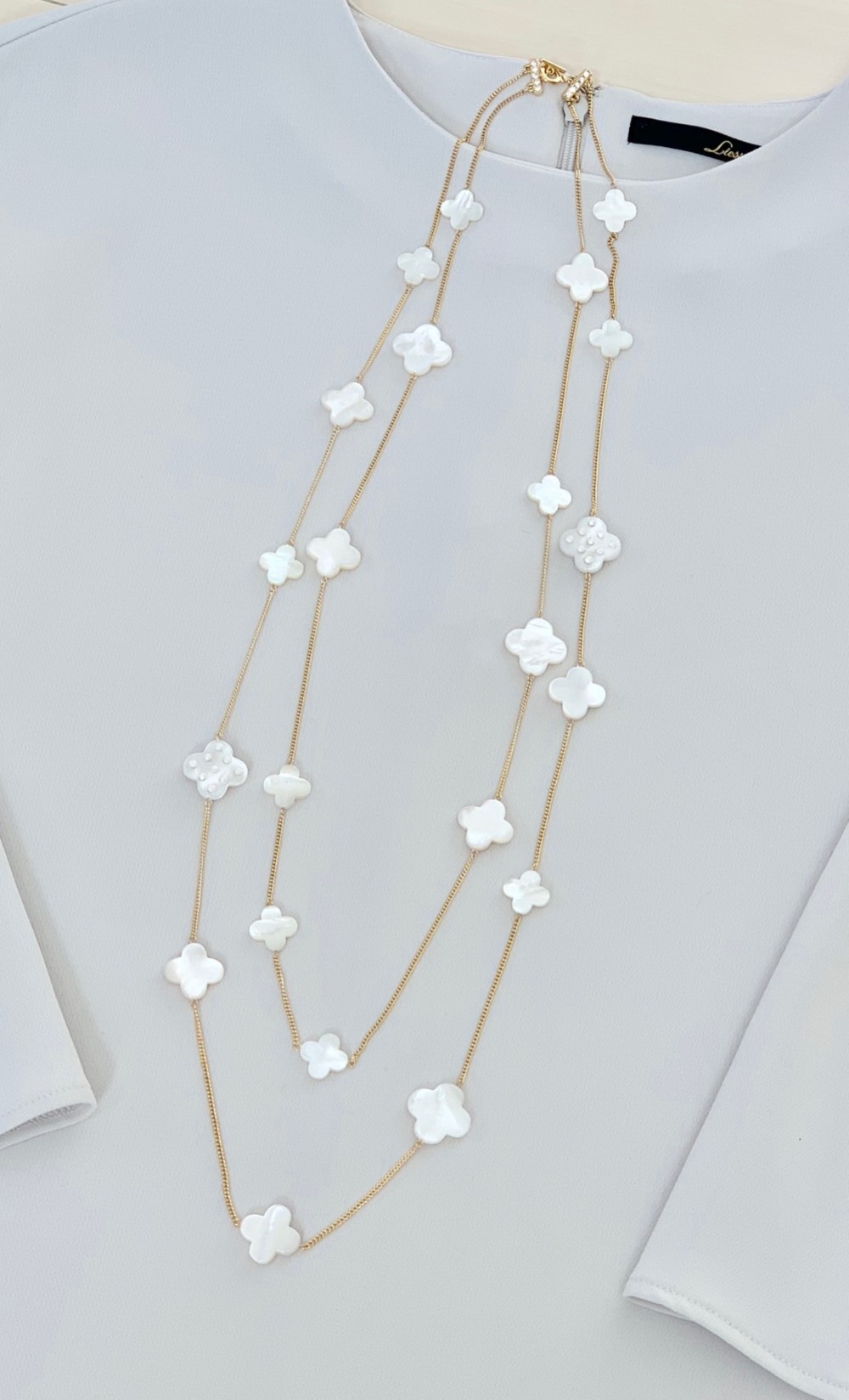 キラキラフラワー　ロングネックレス〜sold out〜