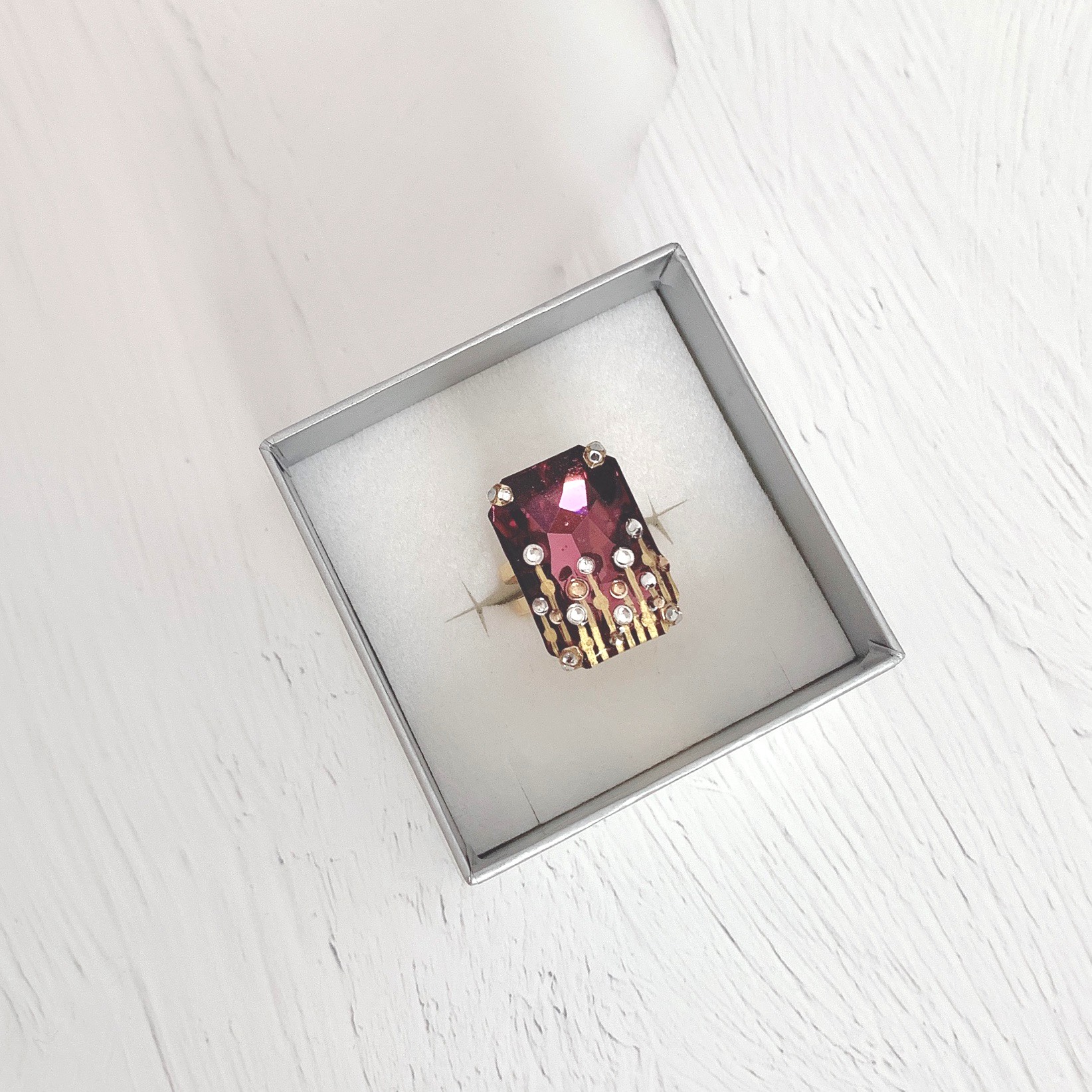 Bigクリスタルリング／パープル 7,623円