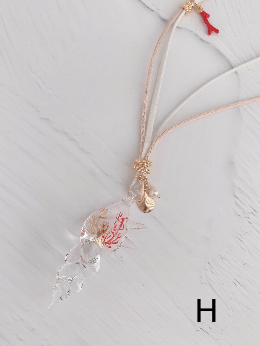 ガラス赤いサンゴのネックレス　H