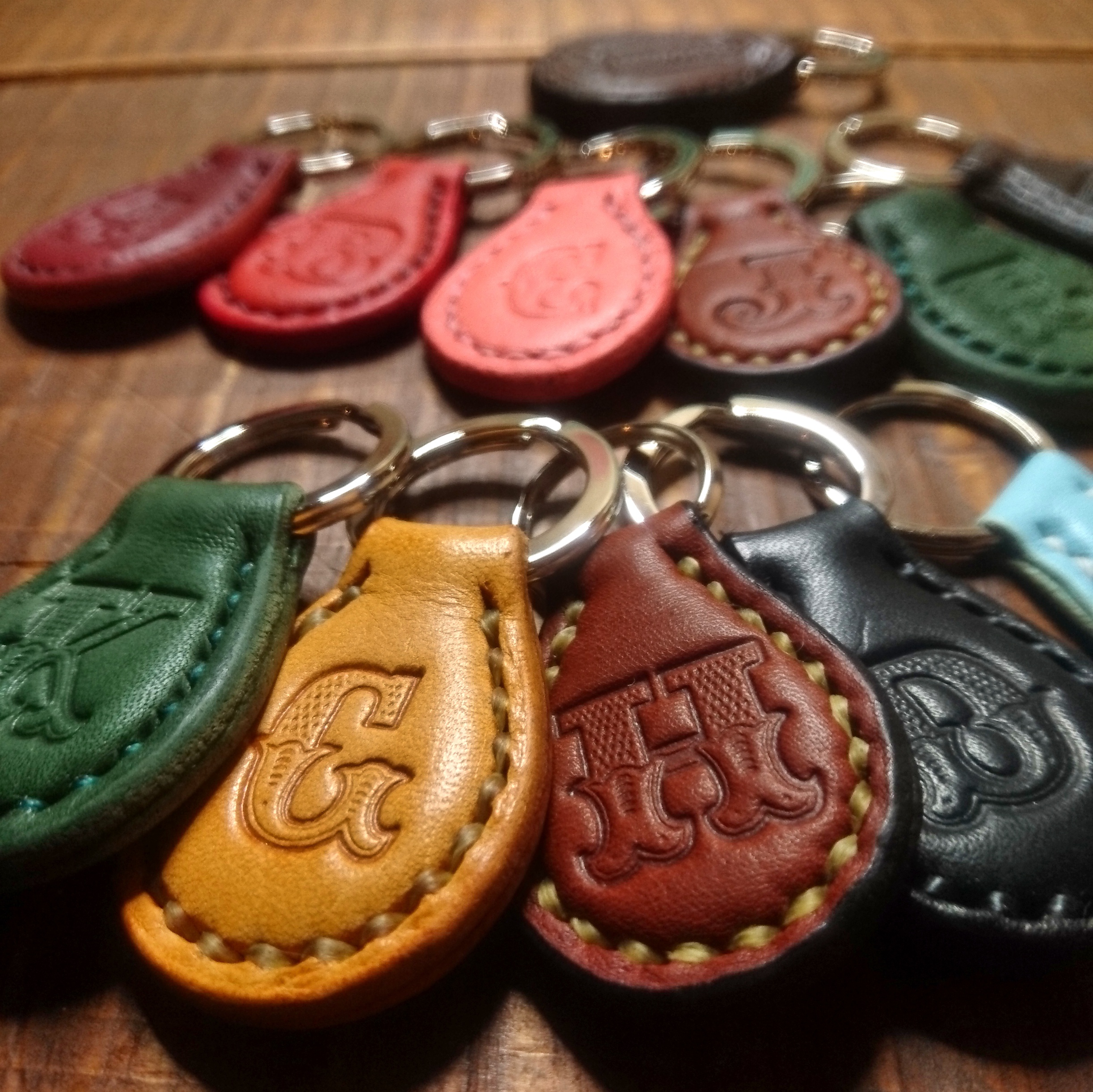 ネームタグ アルファベット 8/29限定価格❣️オーダー キーホルダー レザー