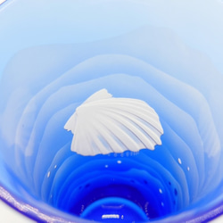 「波と貝」　 サンドブラスト 青 藍色 ひとくちビール 4枚目の画像