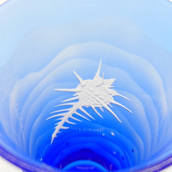 「波と貝」　 サンドブラスト 青 藍色 ひとくちビール 5枚目の画像