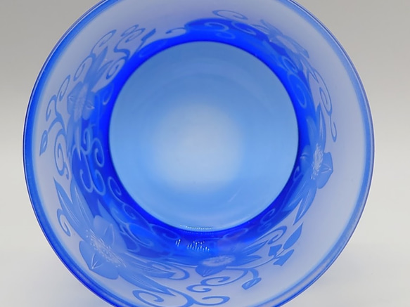 「鉄線唐草」 ロックグラス　サンドブラスト　青藍 8枚目の画像