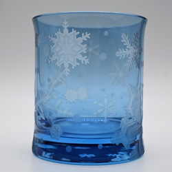 「雪の結晶 B」 サンドブラスト ブルー ロックグラス　インディゴブルー 3枚目の画像