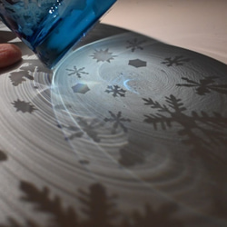 「雪の結晶 B」 サンドブラスト ブルー ロックグラス　インディゴブルー 10枚目の画像