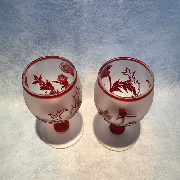 【sold out】「あざみ」 ペア アザミ サンドブラスト 赤 ワイングラス ミニワイン 3枚目の画像