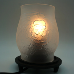 「カーネーション」 サンドブラスト 白 テーブルランプ ミニランプ 火屋(ほや) ランプ台付き 10枚目の画像