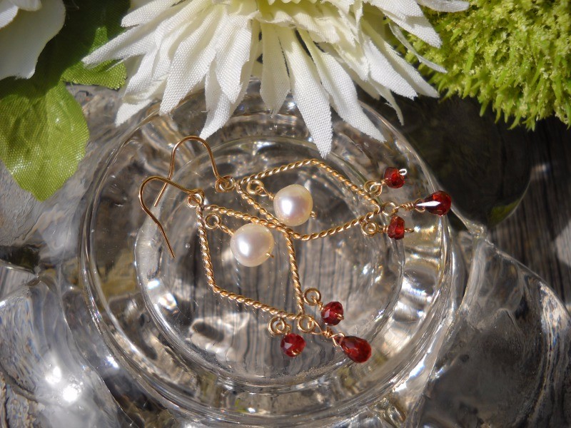 モザンビークガーネット & レッドガーネット & 淡水パール☆K14GF ツイストシャンデリアピアス