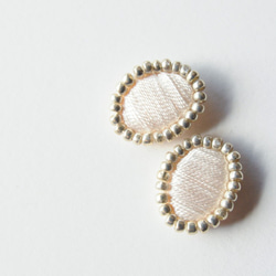 &lt;Sue~Megliodore圓點和圓點~&gt;刺繡和珠子“奶白x銀” 第2張的照片