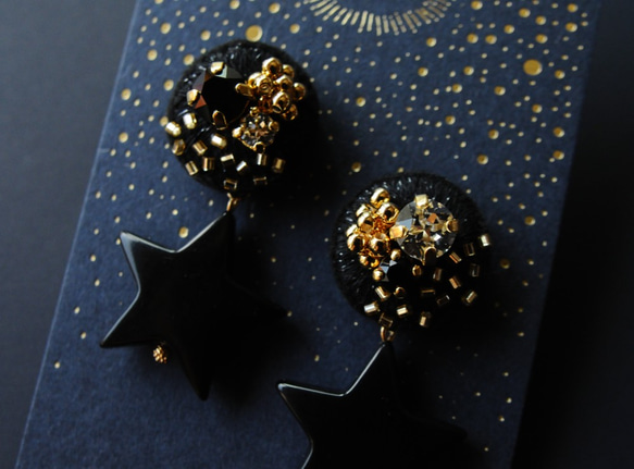 &lt;titi ~Nandemonai Hino Earrings~&gt; 刺繡耳環“Starry Night”/防過敏多變 第2張的照片