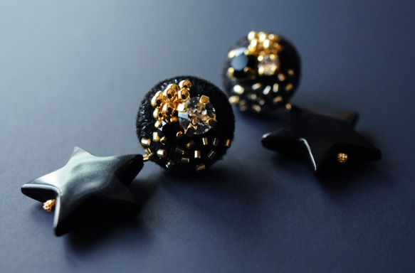 &lt;titi ~Nandemonai Hino Earrings~&gt; 刺繡耳環“Starry Night”/防過敏多變 第3張的照片