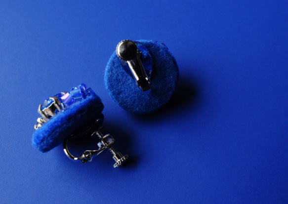 &lt;史黛拉～俏皮的星星～&gt;刺繡耳環「寶石寶石/藍夜」/防過敏零件可更換 第4張的照片