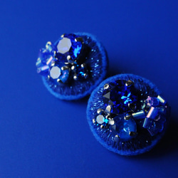 &lt;Stella ～俏皮的星星～&gt;刺繡耳環「Jewel Jewel/Blue Night」★長柱/可取代以適應過敏 第3張的照片