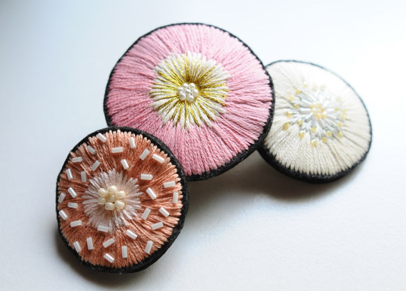 ＜Stella～遊び好きの星～＞花のブーケ刺繍バレッタ◎ヘアアクセ/ピンク×オレンジ◎手刺繍 3枚目の画像