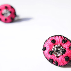 &lt;Stella ~Playful Star~&gt; 刺繡耳環 ◎Pink Dot ◎Pink×Black◎2way★Lo 第1張的照片