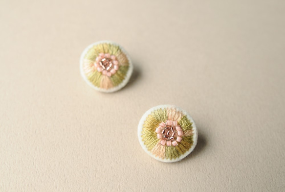 ＜Stella～遊び好きの星～＞刺繍ピアス◎チェリーブロッサムツリー◎2way★ロングポスト/アレルギー対応変更可能 1枚目の画像