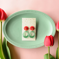 ＜titi～ナンデモナイヒノ耳飾～＞刺繍イヤリング◎チューリップ/Tulip◎アレルギー対応変更可能 1枚目の画像