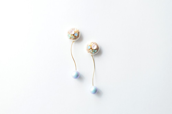 ＜titi～ナンデモナイヒノ耳飾～＞刺繍イヤリング◎フラワーシャワー/FlowerShower◎アレルギー対応変更可能 3枚目の画像