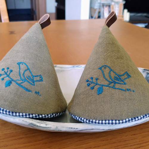 鍋つかみ/ストウブ/ル・クルーゼ/土鍋/円錐型/三角/手刺繍/リネン