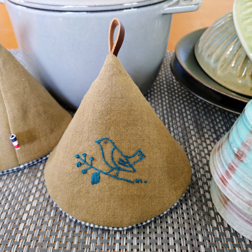 鍋つかみ/ストウブ/ル・クルーゼ/土鍋/円錐型/三角/手刺繍/リネン